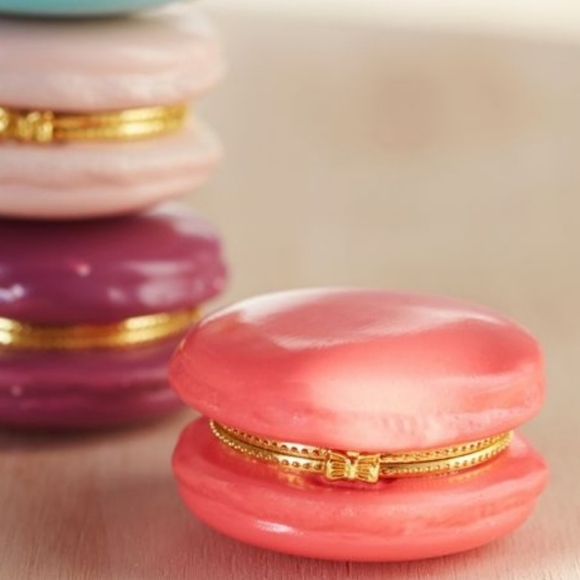 LAST SET! 🆕️ Set of 2 Ceramic French Macaron Trinket Boxes - Picture 5 of 5
